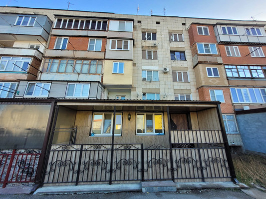 Продам трехкомнатную (3-комн.) квартиру, имени Гагарина Юрия Алексеевича ул, 10, Баксан г