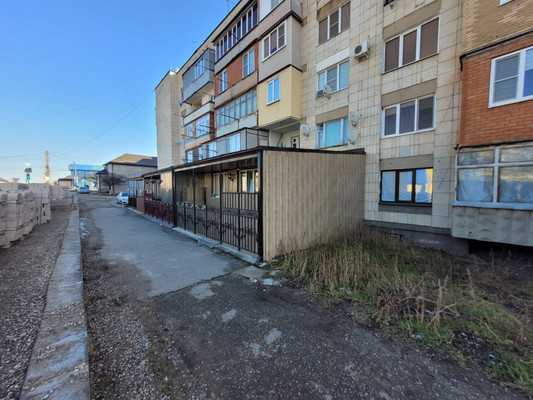 Продам трехкомнатную (3-комн.) квартиру, имени Гагарина Юрия Алексеевича ул, 10, Баксан г