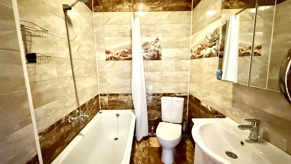 Сдам двухкомнатную (2-комн.) квартиру, Батурина ул, 91к84, Симферополь г