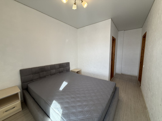 Сдам двухкомнатную (2-комн.) квартиру, Батурина ул, 91к84, Симферополь г