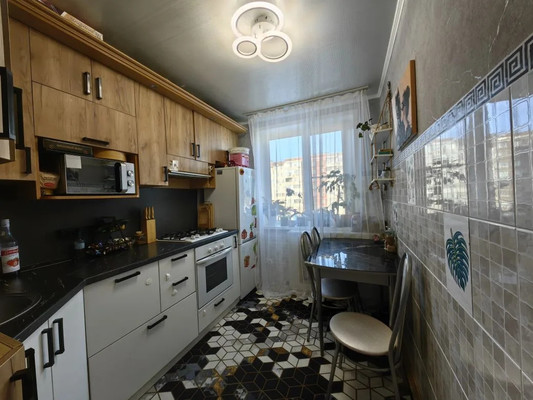 Продам двухкомнатную (2-комн.) квартиру, Мира пр-кт, 45, Волгодонск г