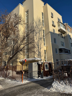 Продам трехкомнатную (3-комн.) квартиру, Усачёва ул, 29к7, Москва г