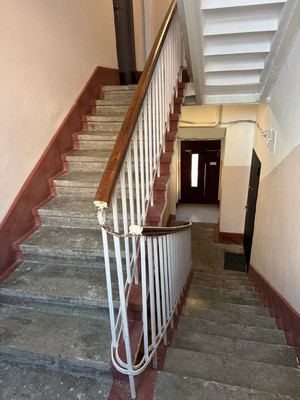 Продам трехкомнатную (3-комн.) квартиру, Усачёва ул, 29к7, Москва г