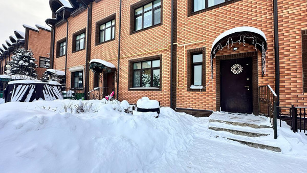 Продам многокомнатную квартиру, Троицкая ул, 107к13, Пучково д