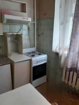 Продам двухкомнатную (2-комн.) квартиру, Тайнинская ул, 16к2, Москва г