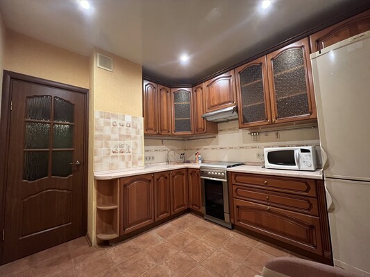 Продам двухкомнатную (2-комн.) квартиру, Домодедовская ул, 38к1, Москва г