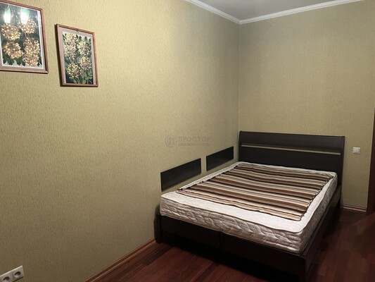 Продам двухкомнатную (2-комн.) квартиру, Домодедовская ул, 38к1, Москва г