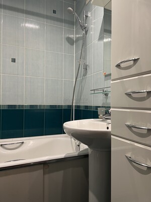 Продам двухкомнатную (2-комн.) квартиру, Домодедовская ул, 38к1, Москва г