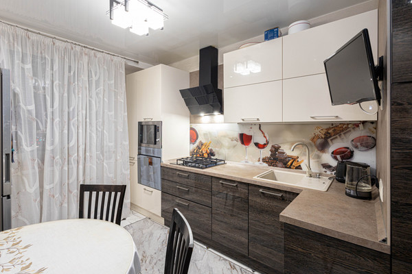 Продам двухкомнатную (2-комн.) квартиру, Самаровская ул, 1, Ханты-Мансийск г