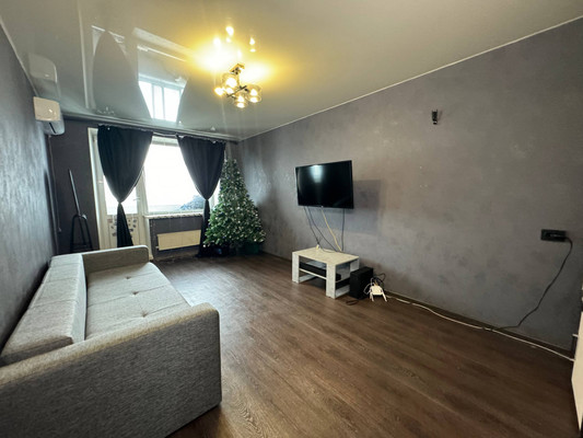 Продам однокомнатную (1-комн.) квартиру, Магистральное ш, 41к1, Комсомольск-на-Амуре г