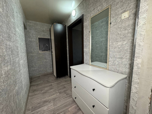 Продам однокомнатную (1-комн.) квартиру, Магистральное ш, 41к1, Комсомольск-на-Амуре г