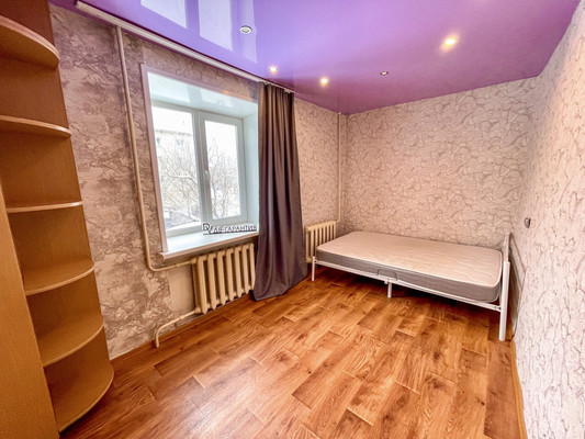 Продам двухкомнатную (2-комн.) квартиру, 2-й Микрорайон ул, 23, Эльбан рп