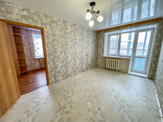 Продам двухкомнатную (2-комн.) квартиру, 2-й Микрорайон ул, 23, Эльбан рп