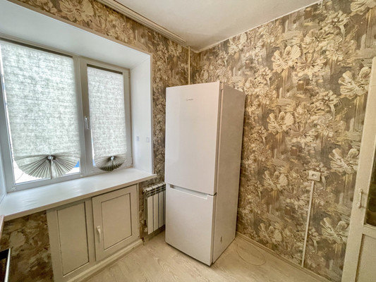 Продам двухкомнатную (2-комн.) квартиру, 2-й Микрорайон ул, 23, Эльбан рп