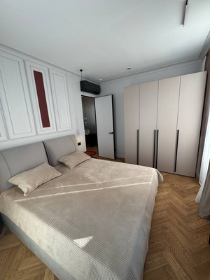 Продам трехкомнатную (3-комн.) квартиру, Шмитовский проезд, 39к6, Москва г