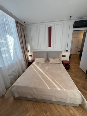 Продам трехкомнатную (3-комн.) квартиру, Шмитовский проезд, 39к6, Москва г