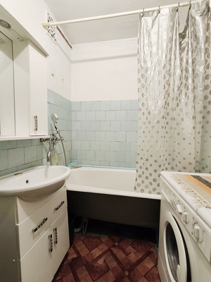 Продам однокомнатную (1-комн.) квартиру, Петрушина ул, 1, Красноярск г