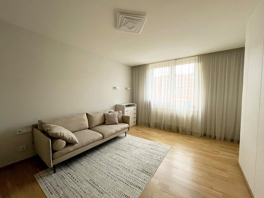 Продам двухкомнатную (2-комн.) квартиру, Куйбышева ул, 68а, Калининград г