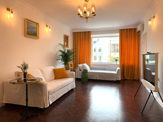 Продам трехкомнатную (3-комн.) квартиру, Никитский б-р, 17, Москва г