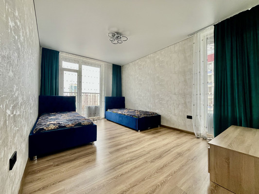 Продам трехкомнатную (3-комн.) квартиру, Гарнизонный пер, 1А, Ростов-на-Дону г