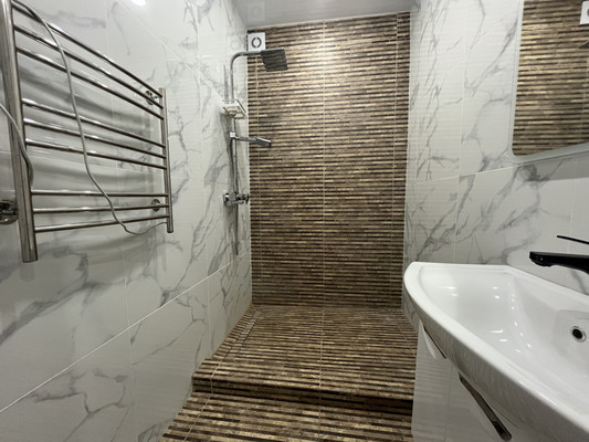 Продам трехкомнатную (3-комн.) квартиру, Гарнизонный пер, 1А, Ростов-на-Дону г