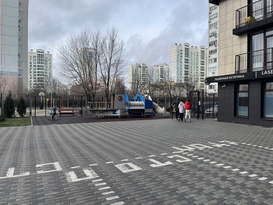 Продам трехкомнатную (3-комн.) квартиру, Гарнизонный пер, 1А, Ростов-на-Дону г