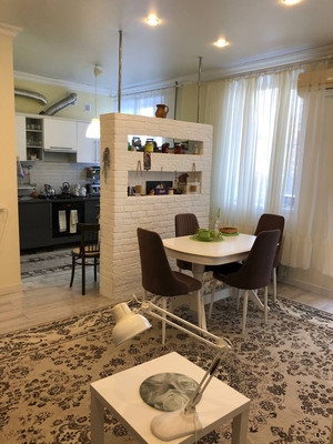 Продам двухкомнатную (2-комн.) квартиру, Большая Санкт-Петербургская ул, 29/1, Великий Новгород г