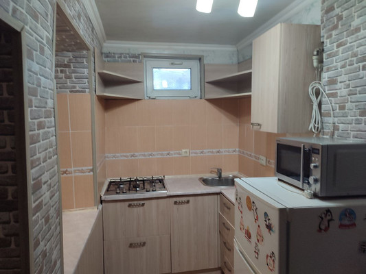 Продам трехкомнатную (3-комн.) квартиру, Козлова ул, 92, Симферополь г