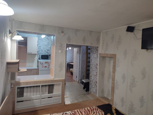 Продам трехкомнатную (3-комн.) квартиру, Козлова ул, 92, Симферополь г