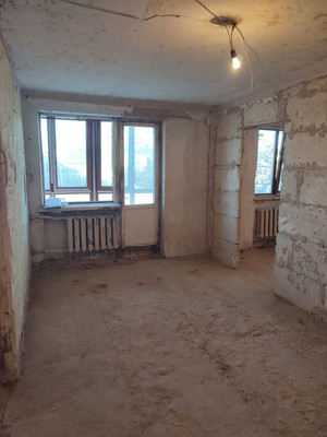 Продам трехкомнатную (3-комн.) квартиру, Беспалова ул, 106, Симферополь г