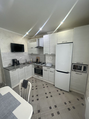 Продам однокомнатную (1-комн.) квартиру, Аэропортная ул, 1А, Калининград г