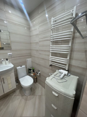 Продам однокомнатную (1-комн.) квартиру, Аэропортная ул, 1А, Калининград г