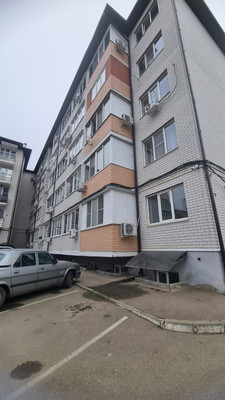 Продам однокомнатную (1-комн.) квартиру, Парижская ул, 5к3, Российский п