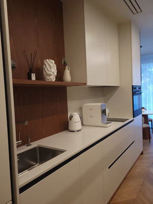 Продам двухкомнатную (2-комн.) квартиру, Морской (Центральный р-н) пер, 8, Сочи г