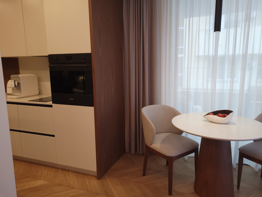 Продам двухкомнатную (2-комн.) квартиру, Морской (Центральный р-н) пер, 8, Сочи г