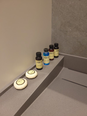 Продам двухкомнатную (2-комн.) квартиру, Морской (Центральный р-н) пер, 8, Сочи г