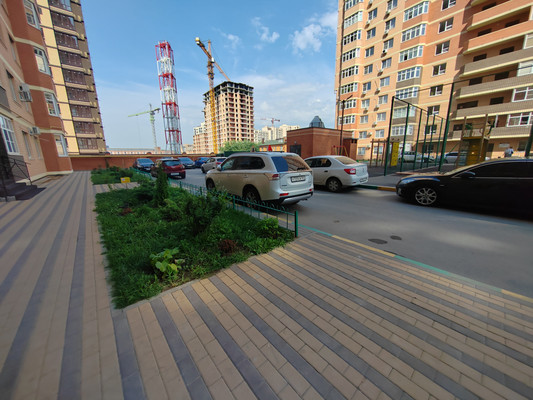 Продам трехкомнатную (3-комн.) квартиру, Тибетская ул, 1б, Ростов-на-Дону г