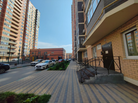 Продам трехкомнатную (3-комн.) квартиру, Тибетская ул, 1б, Ростов-на-Дону г