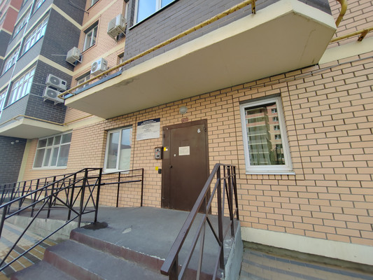 Продам трехкомнатную (3-комн.) квартиру, Тибетская ул, 1б, Ростов-на-Дону г