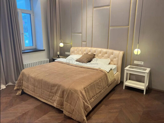 Продам однокомнатную (1-комн.) квартиру, Петровка ул, 26с3, Москва г