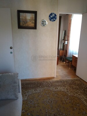 Продам двухкомнатную (2-комн.) квартиру, Изумрудная ул, 8, Москва г