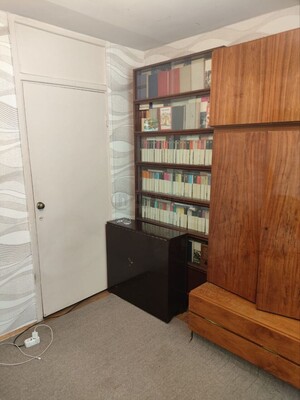 Продам двухкомнатную (2-комн.) квартиру, Изумрудная ул, 8, Москва г