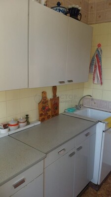 Продам двухкомнатную (2-комн.) квартиру, Изумрудная ул, 8, Москва г