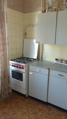 Продам двухкомнатную (2-комн.) квартиру, Изумрудная ул, 8, Москва г