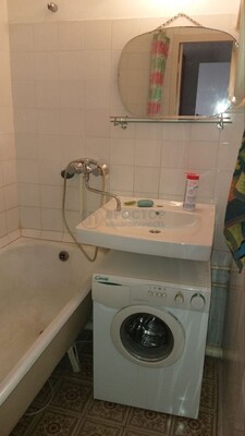 Продам двухкомнатную (2-комн.) квартиру, Изумрудная ул, 8, Москва г