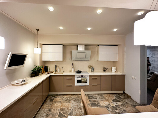 Продам трехкомнатную (3-комн.) квартиру, Павшинский б-р, 18, Красногорск г