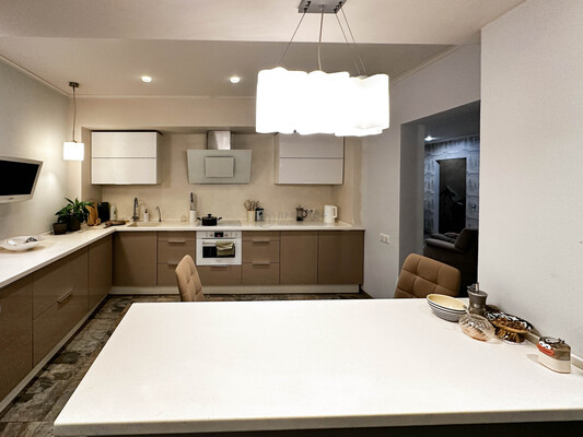 Продам трехкомнатную (3-комн.) квартиру, Павшинский б-р, 18, Красногорск г