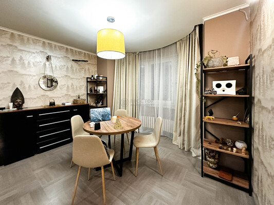 Продам трехкомнатную (3-комн.) квартиру, Павшинский б-р, 18, Красногорск г