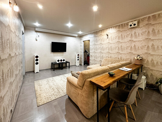 Продам трехкомнатную (3-комн.) квартиру, Павшинский б-р, 18, Красногорск г