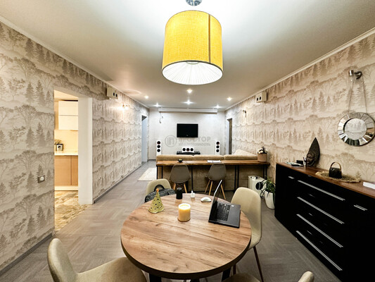 Продам трехкомнатную (3-комн.) квартиру, Павшинский б-р, 18, Красногорск г